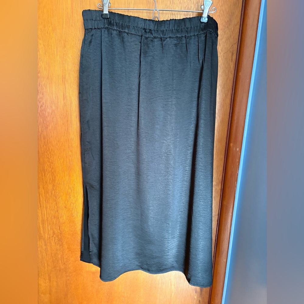 GAP Classic Black Midi Skirt
